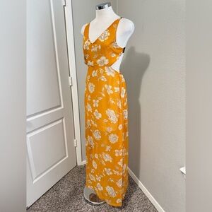 Stone Row Mustard Open Back Floral Maxi Dress Size Small‎